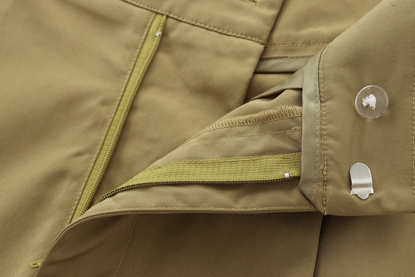 Elegantes Set in Khaki