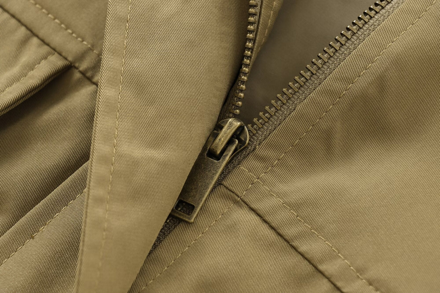 Elegantes Set in Khaki
