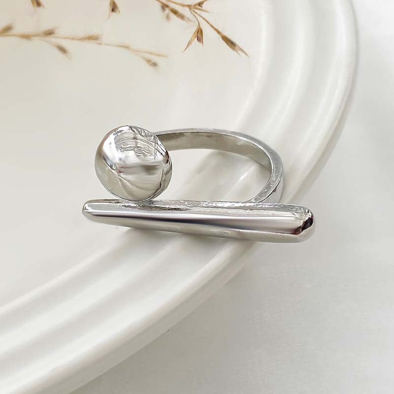 Extravaganter offener Ring im Punk-Stil