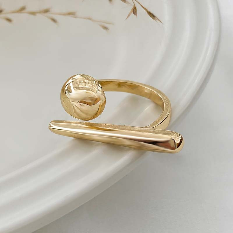 Extravaganter offener Ring im Punk-Stil