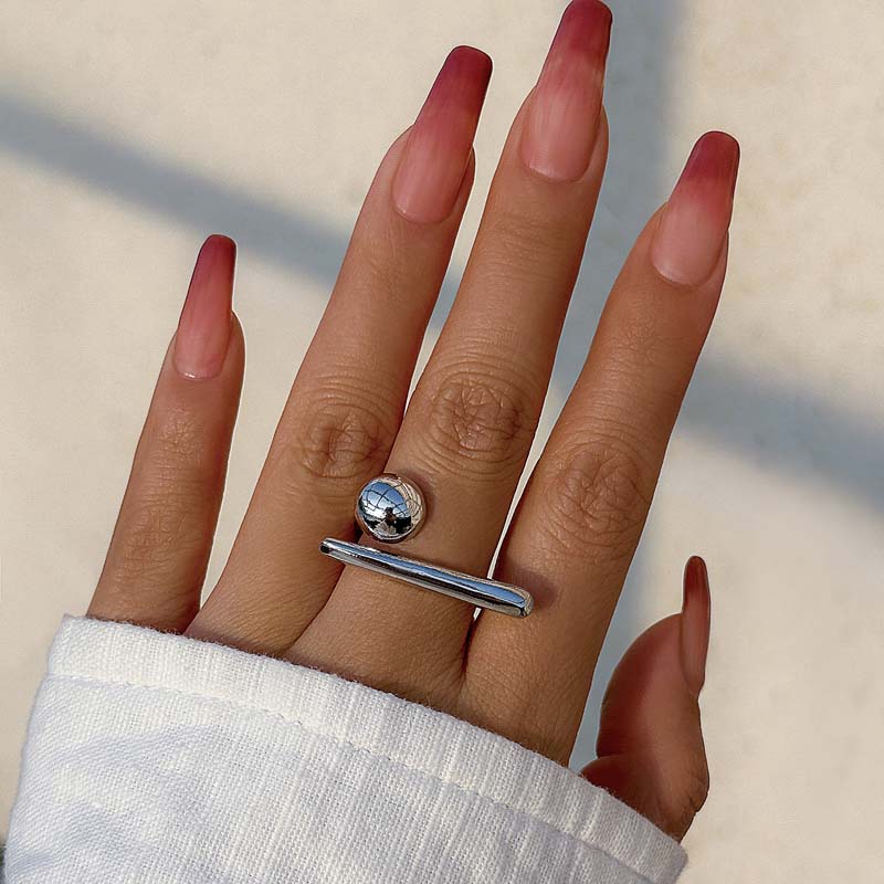 Extravaganter offener Ring im Punk-Stil