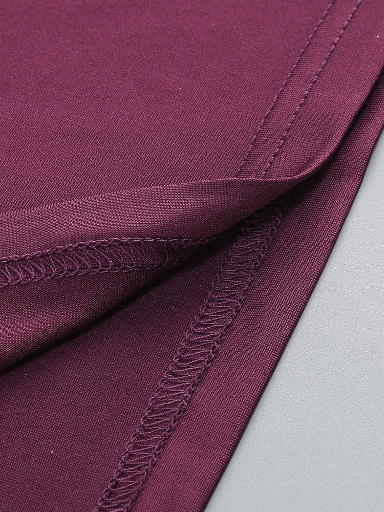 Abendkleid mit Rollkragen und Handschuhen