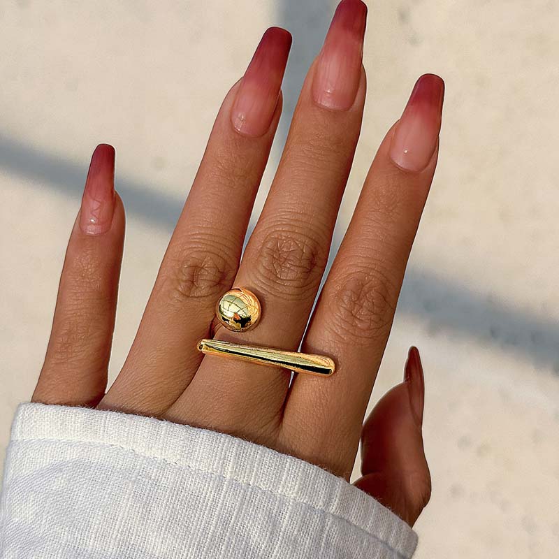 Extravaganter offener Ring im Punk-Stil